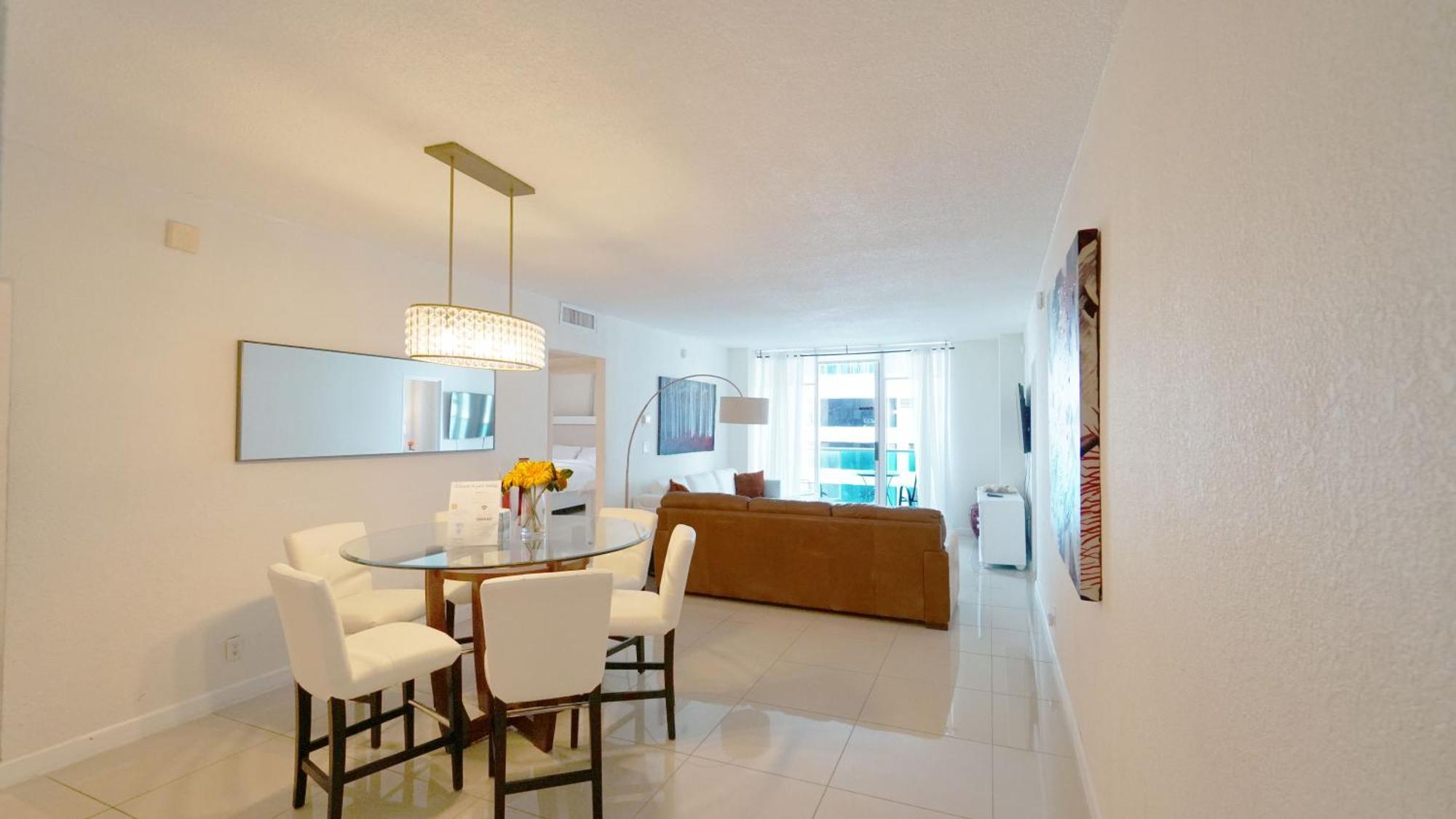 Hollywood Apartment By The Sea Exterior photo