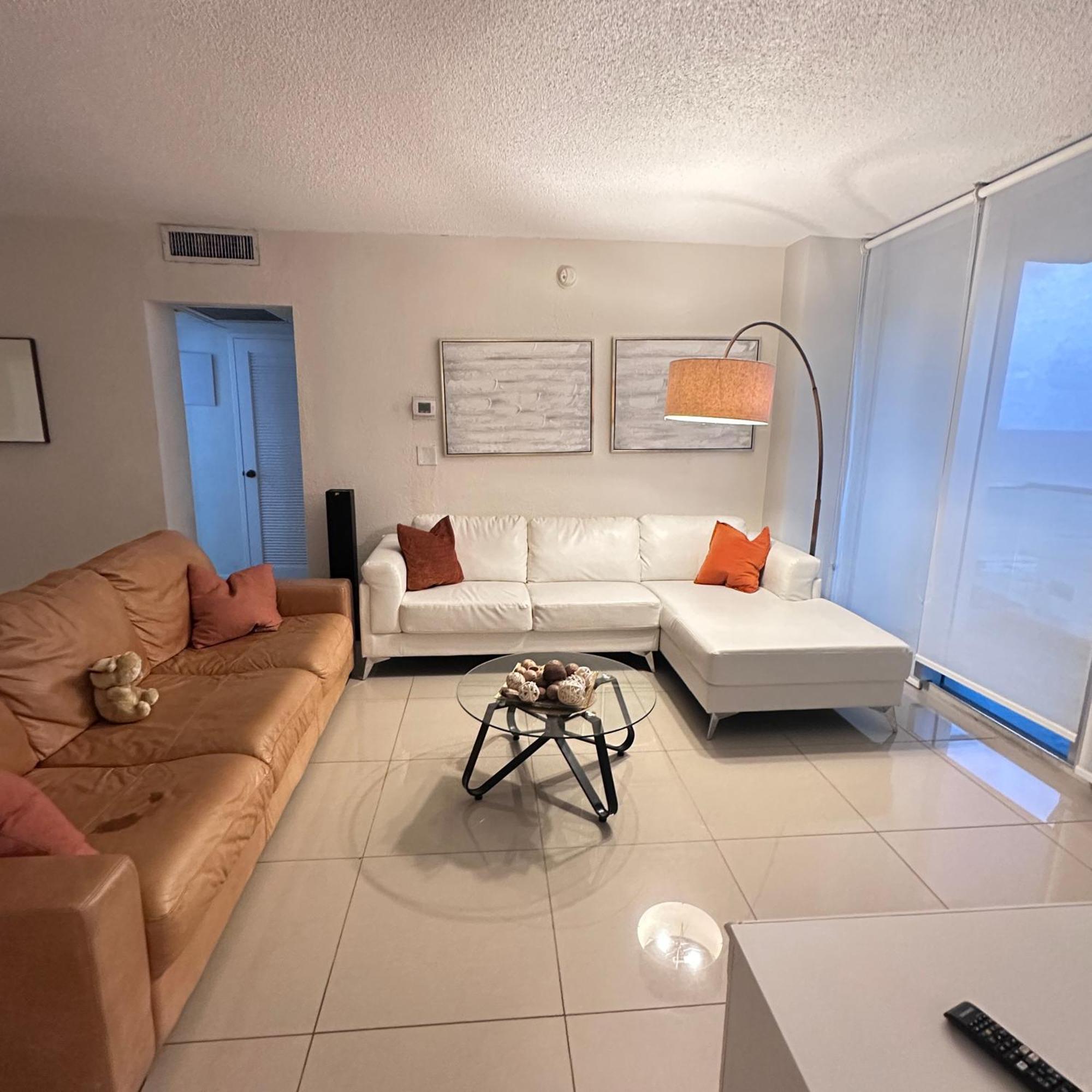 Hollywood Apartment By The Sea Exterior photo